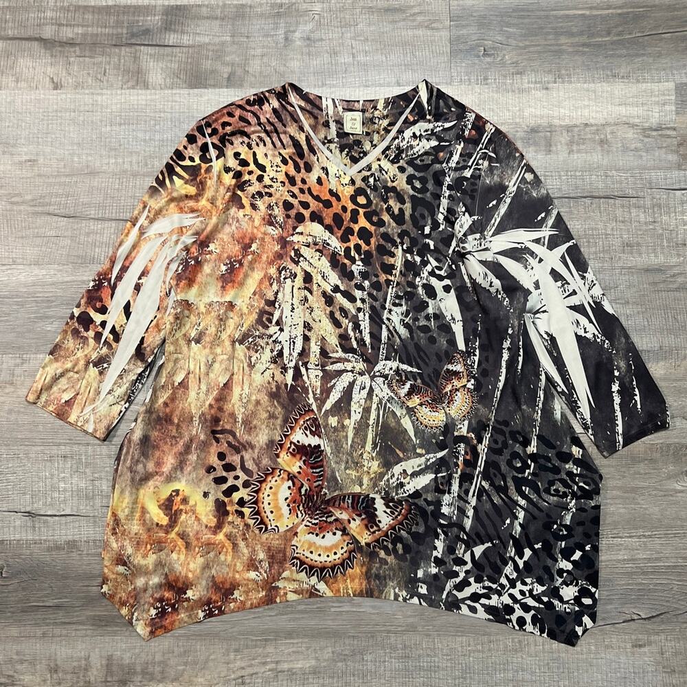 Jess & Jane Plus Size 2X Microfiber Tunic Studded Butterfly Cheetah AOP Boho Top